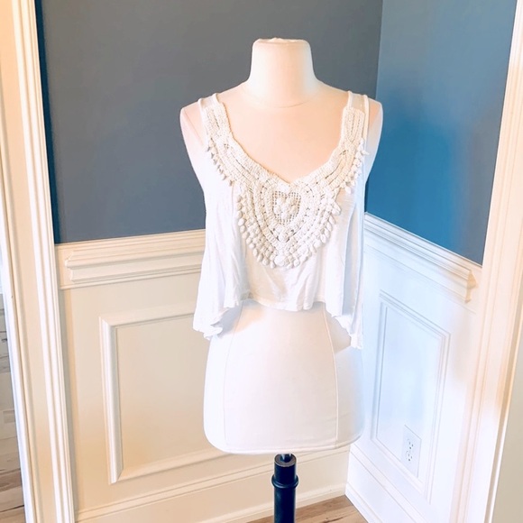 White Flowy Crop Top Crochet Lace - Picture 3 of 13